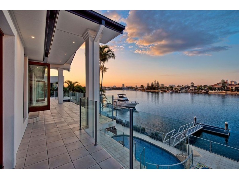 31 Naples Avenue, Isle Of Capri QLD 4217