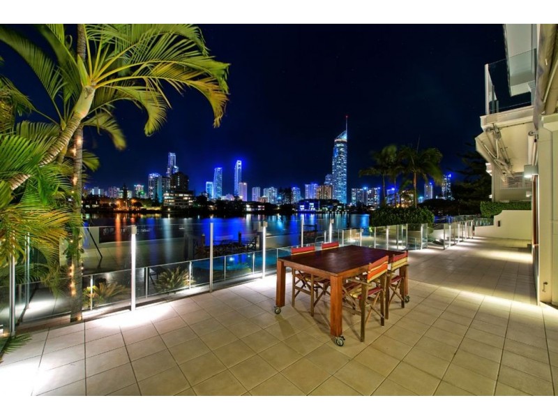 31 Naples Avenue, Isle Of Capri QLD 4217
