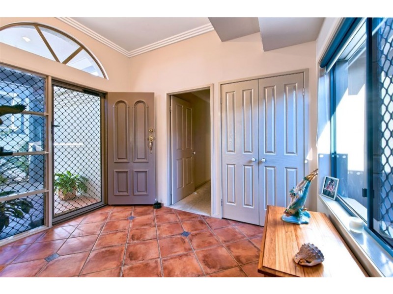 48/1 Bronberg Court, Southport QLD 4215