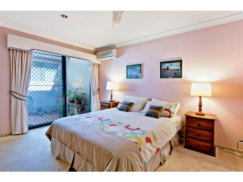 48/1 Bronberg Court, Southport QLD 4215