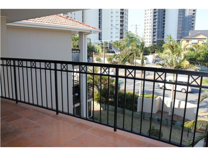 15/1040 Gold Coast Highway, Palm Beach QLD 4221
