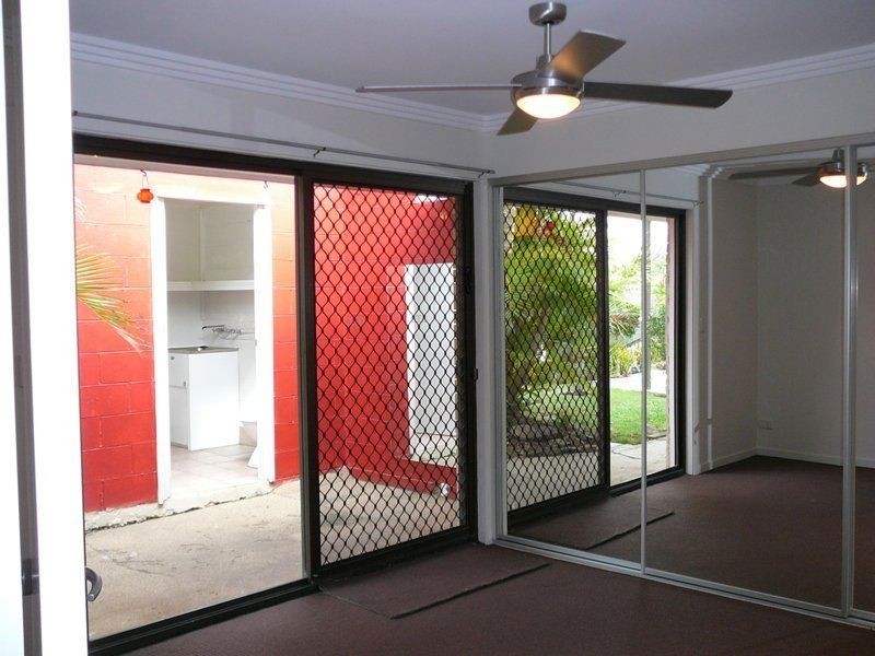 152 Monaco St, Broadbeach Waters QLD 4218