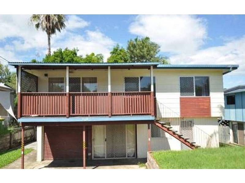 256 Government Road, Labrador QLD 4215