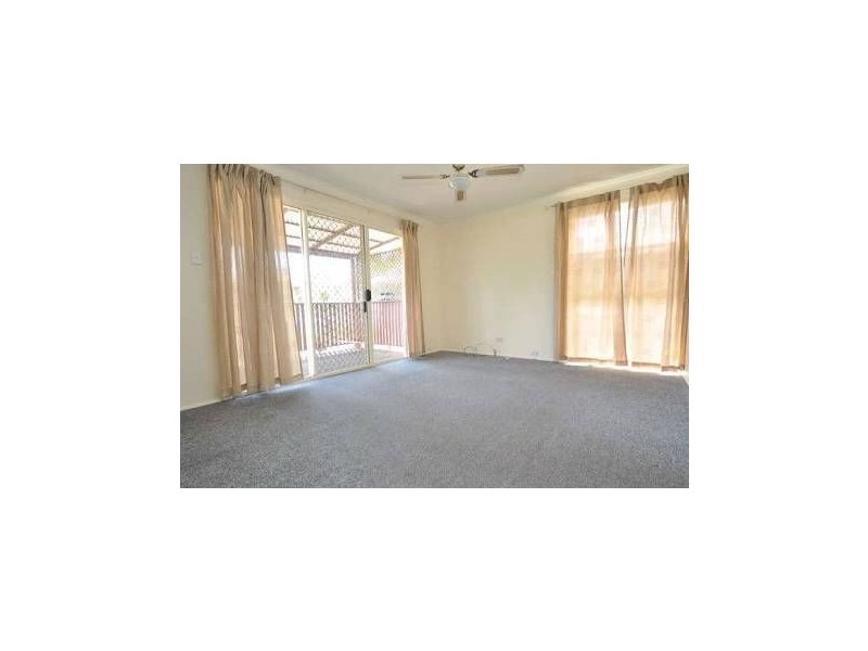 256 Government Road, Labrador QLD 4215