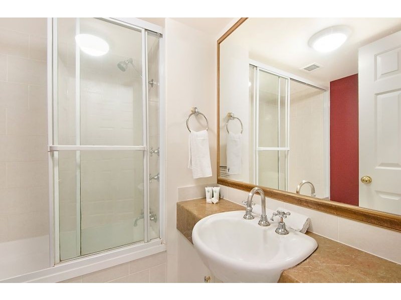 3086/2623-2633 Gold Coast Highway, Broadbeach QLD 4218