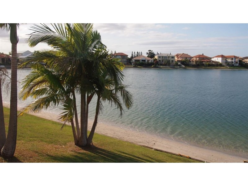 82 Cypress Drive, Broadbeach Waters QLD 4218