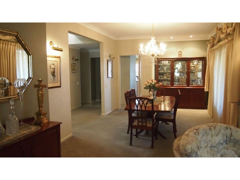 82 Cypress Drive, Broadbeach Waters QLD 4218