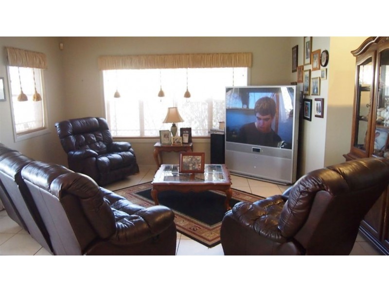 82 Cypress Drive, Broadbeach Waters QLD 4218