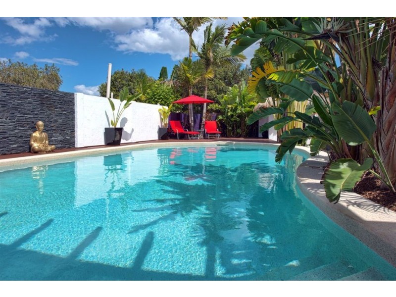 6 Moola Court, Broadbeach Waters QLD 4218