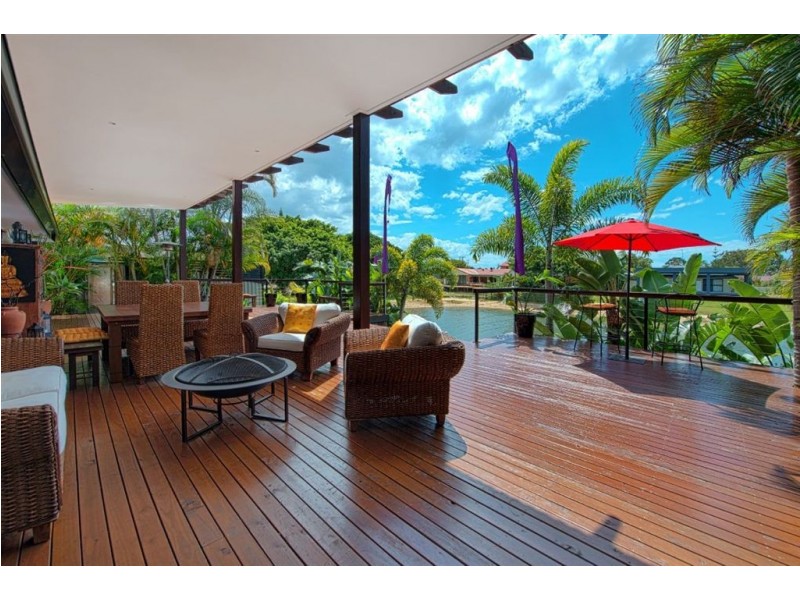 6 Moola Court, Broadbeach Waters QLD 4218