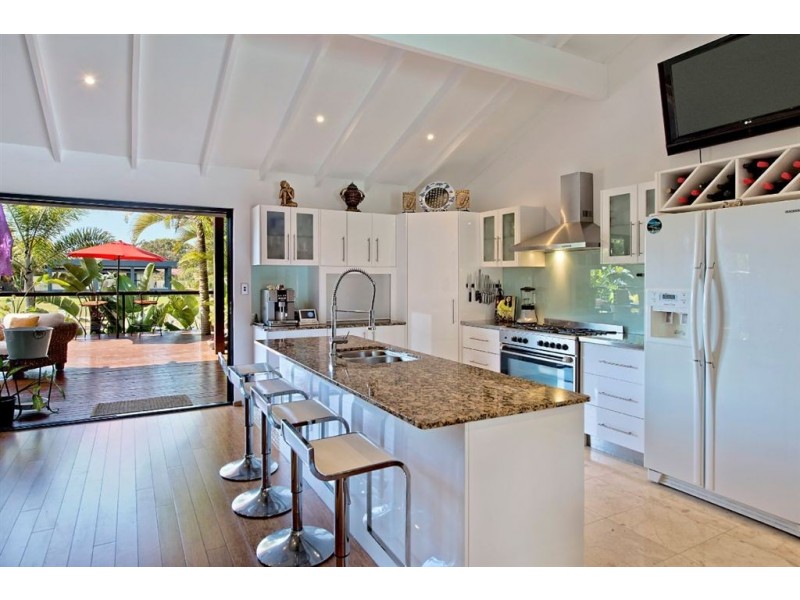 6 Moola Court, Broadbeach Waters QLD 4218