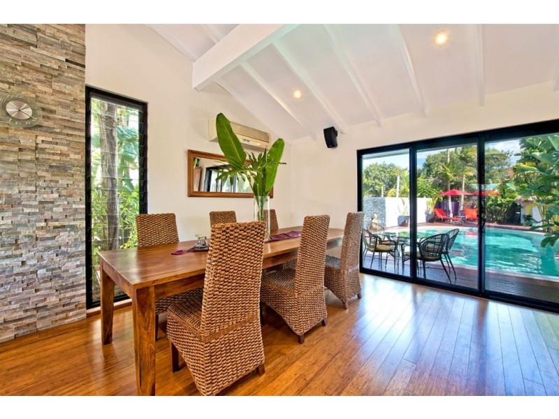 6 Moola Court, Broadbeach Waters QLD 4218