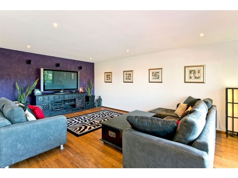 6 Moola Court, Broadbeach Waters QLD 4218