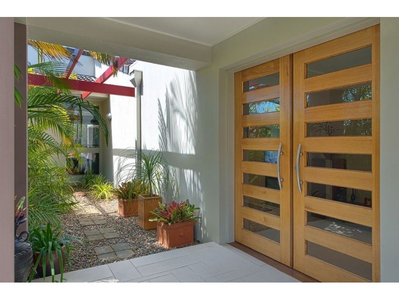 10 Haslewood Court, Mermaid Waters QLD 4218