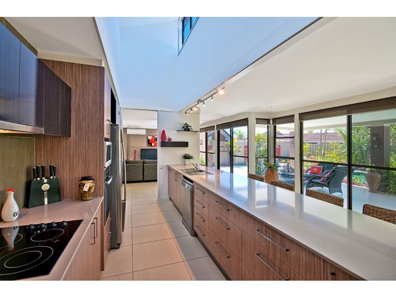 10 Haslewood Court, Mermaid Waters QLD 4218