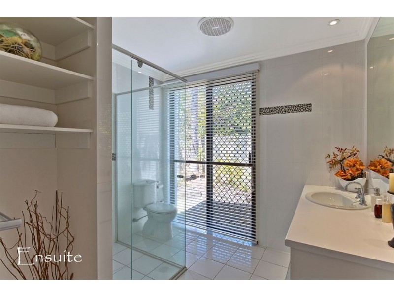 10 Haslewood Court, Mermaid Waters QLD 4218