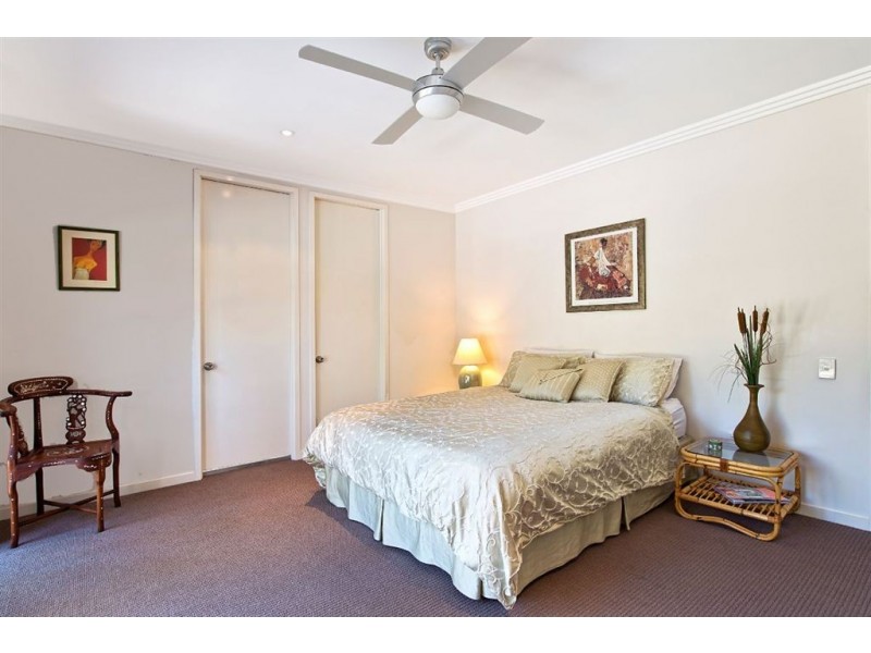 10 Haslewood Court, Mermaid Waters QLD 4218