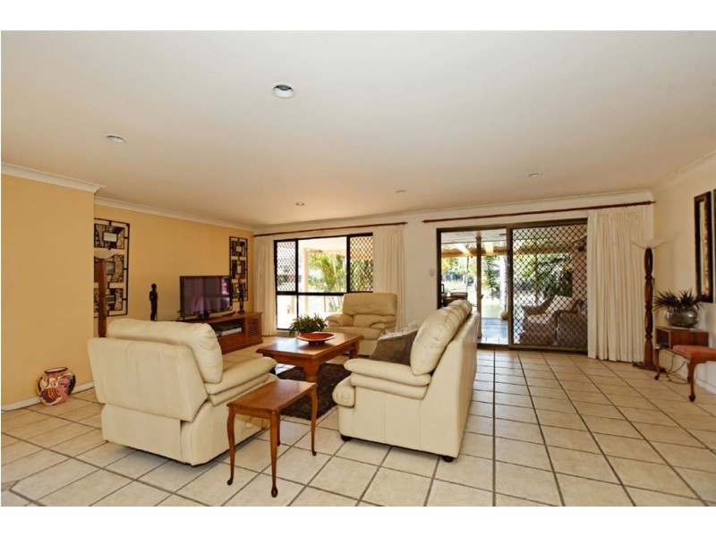 14 Saxonvale Terrace, Mermaid Waters QLD 4218