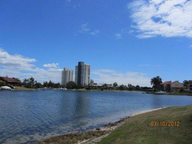 7/22 Aquila Court, Mermaid Waters QLD 4218
