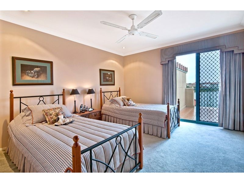 80 Cypress Drive, Broadbeach Waters QLD 4218