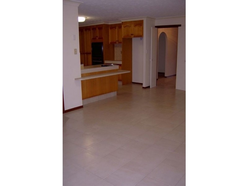 35 Wild Duck Dr, Mermaid Waters QLD 4218