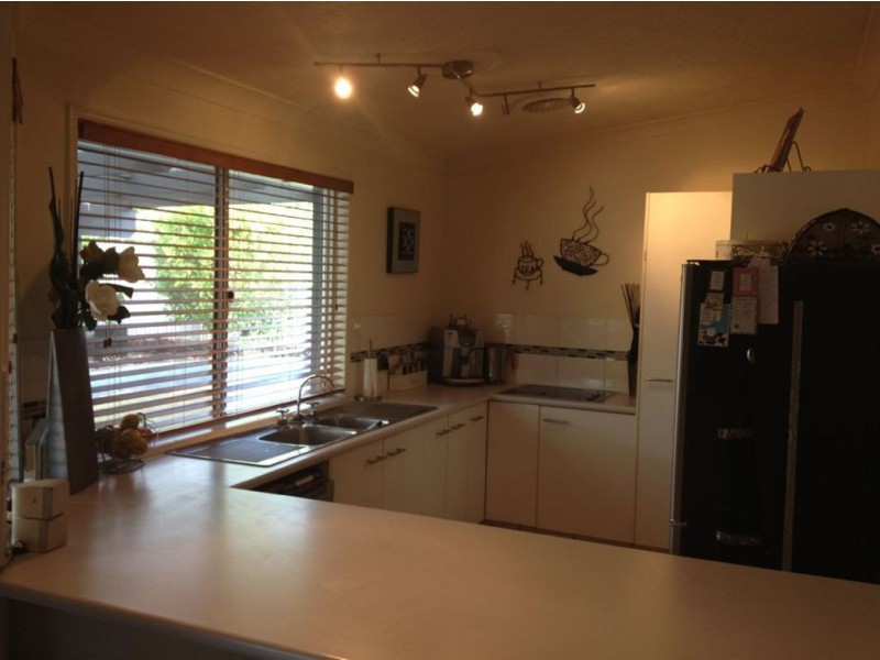 10 Bradstone Road, Carrara QLD 4211