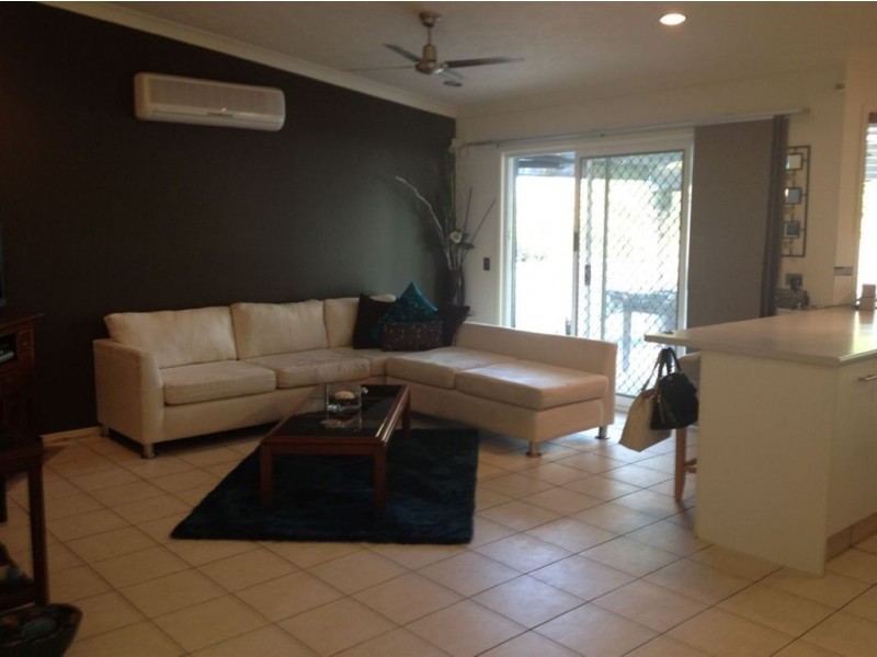 10 Bradstone Road, Carrara QLD 4211