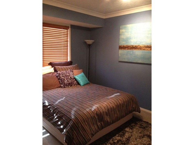 10 Bradstone Road, Carrara QLD 4211