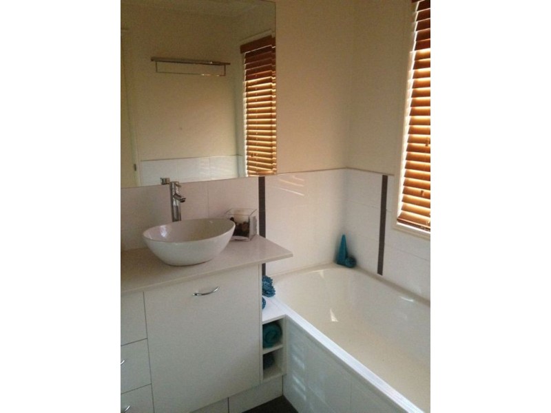 10 Bradstone Road, Carrara QLD 4211