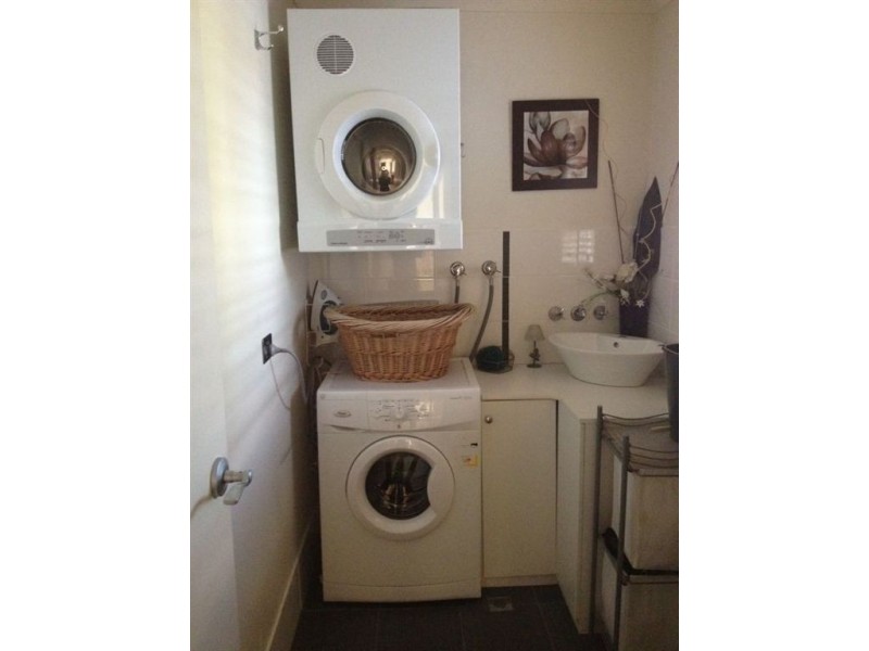 10 Bradstone Road, Carrara QLD 4211