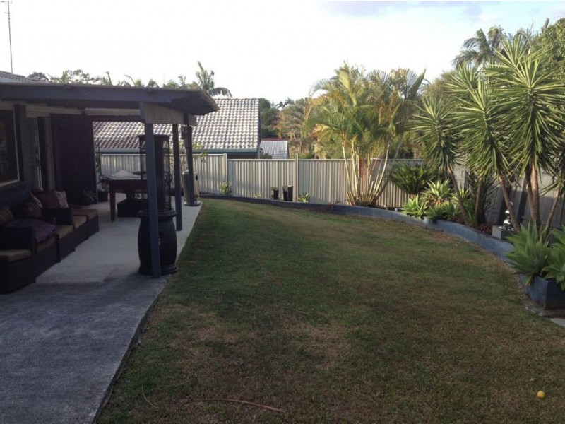 10 Bradstone Road, Carrara QLD 4211