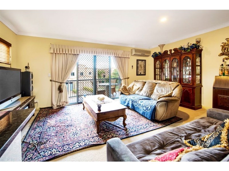 4/117 Palm Meadows Drive, Carrara QLD 4211