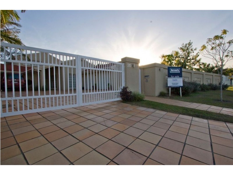 20 Darnay Road, Broadbeach Waters QLD 4218