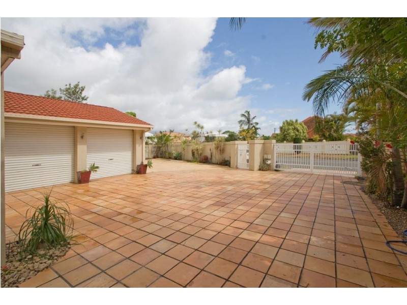 20 Darnay Road, Broadbeach Waters QLD 4218
