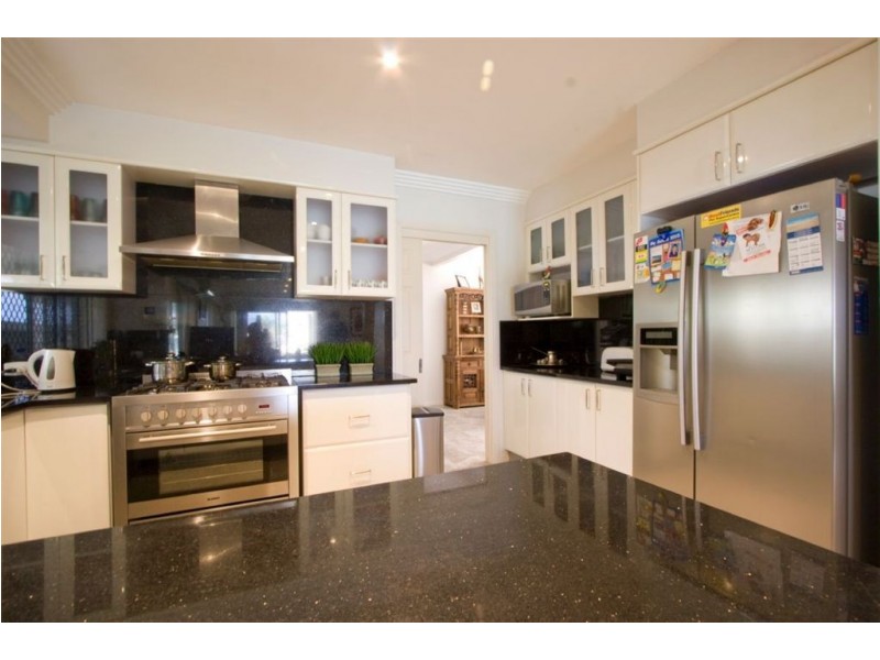 20 Darnay Road, Broadbeach Waters QLD 4218