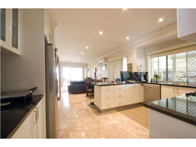 20 Darnay Road, Broadbeach Waters QLD 4218