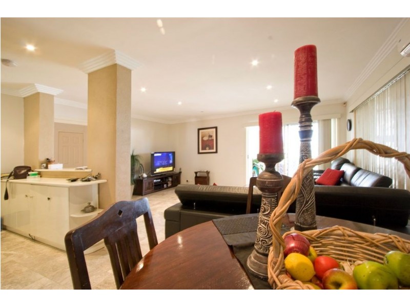 20 Darnay Road, Broadbeach Waters QLD 4218