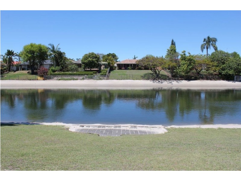 12 Bight Court, Mermaid Waters QLD 4218