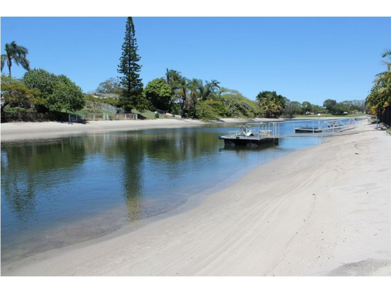 12 Bight Court, Mermaid Waters QLD 4218