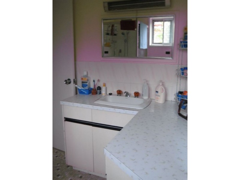 12 Carrara Road, Carrara QLD 4211