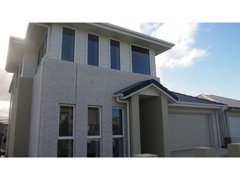 33 South Bay Drive, Varsity Lakes QLD 4227