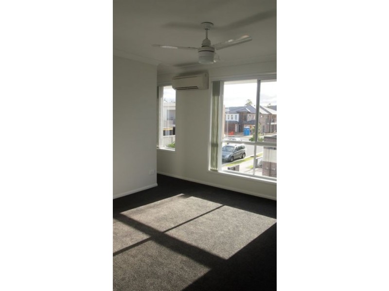 33 South Bay Drive, Varsity Lakes QLD 4227