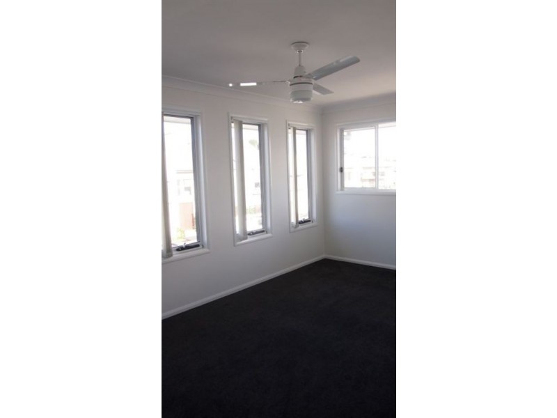 33 South Bay Drive, Varsity Lakes QLD 4227