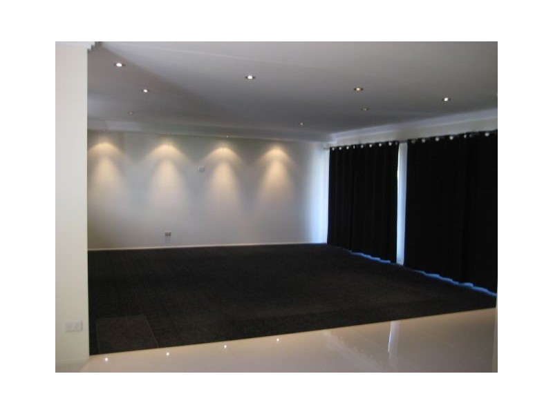 357 Rio Vista Blvd, Mermaid Waters QLD 4218