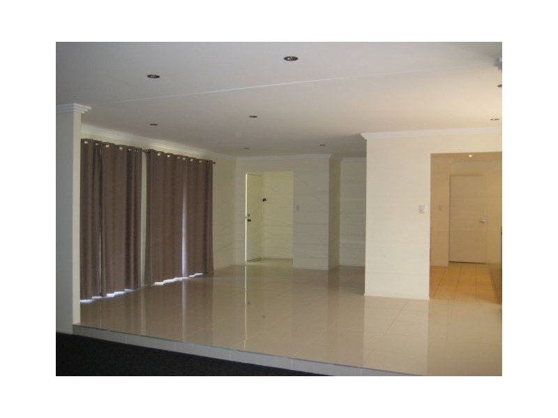 357 Rio Vista Blvd, Mermaid Waters QLD 4218