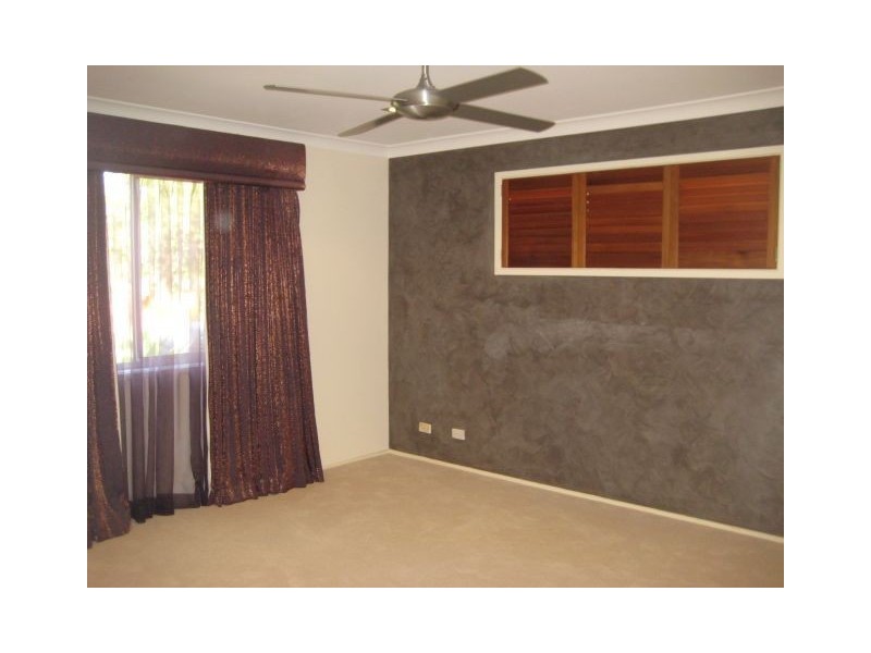 357 Rio Vista Blvd, Mermaid Waters QLD 4218