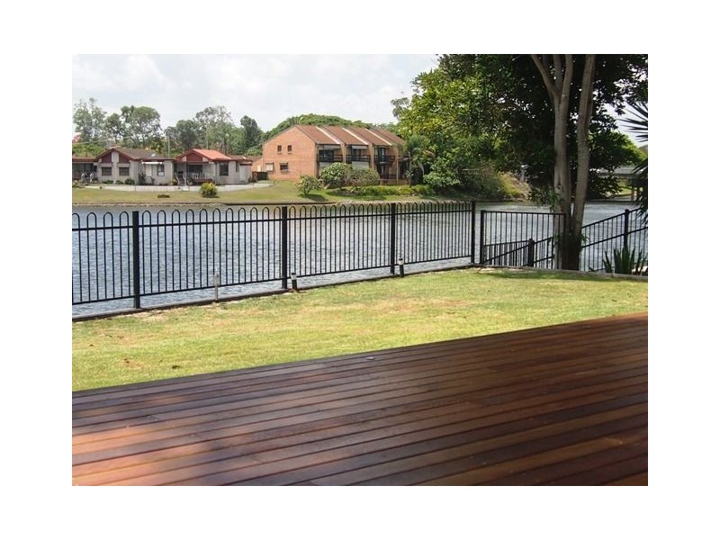 20 Maureen Court, Broadbeach Waters QLD 4218