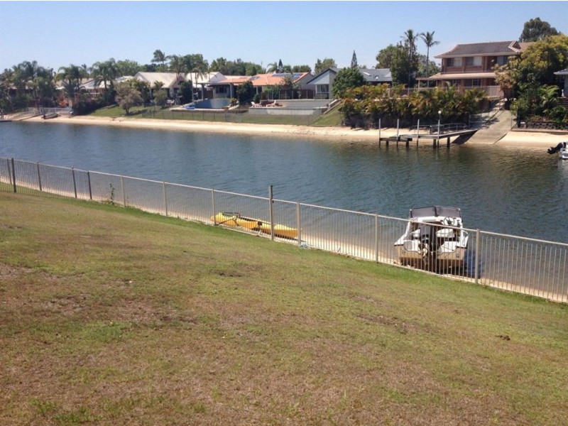 26 Saxonvale Tce, Mermaid Waters QLD 4218