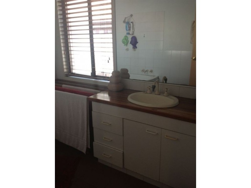 26 Saxonvale Tce, Mermaid Waters QLD 4218