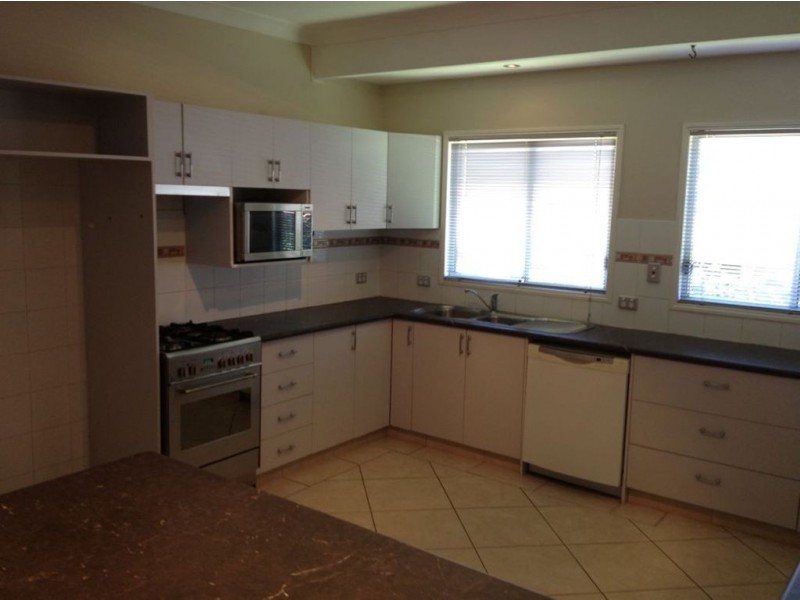 25 Bradstone Road, Carrara QLD 4211